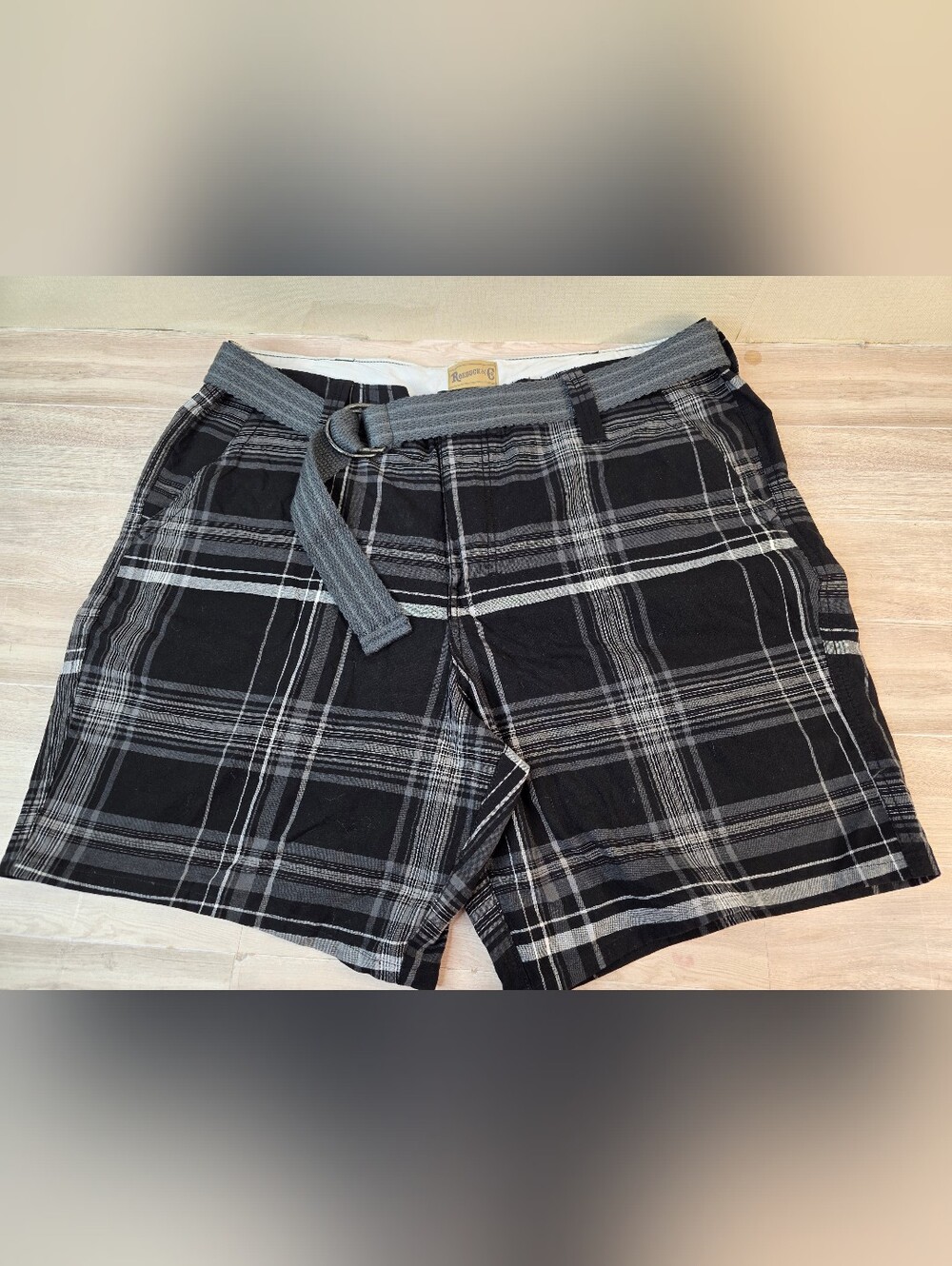 Men’s 40 Black Plaid Casual Shorts with Gray Belt
